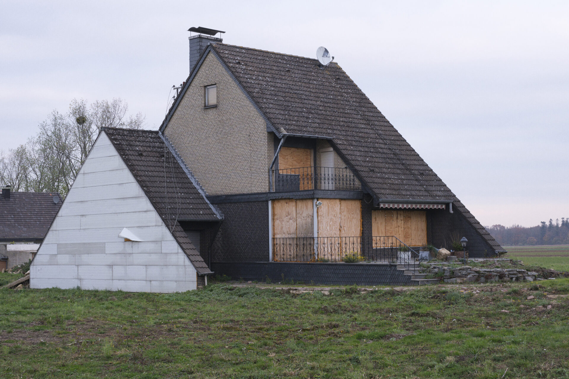Condemned House, Old Morschenich, North-Rhine Westphalia, 2019, Alan GIgnoux